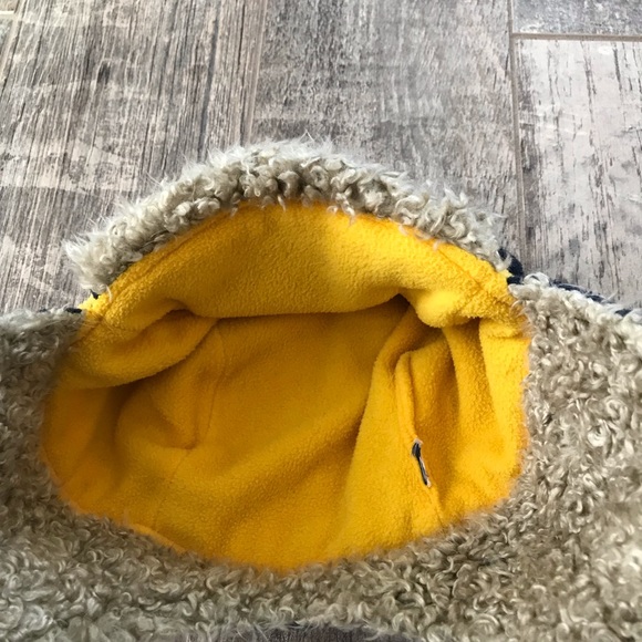 Baby Gap Boys Trapper Hat and Mittens - Picture 2 of 5